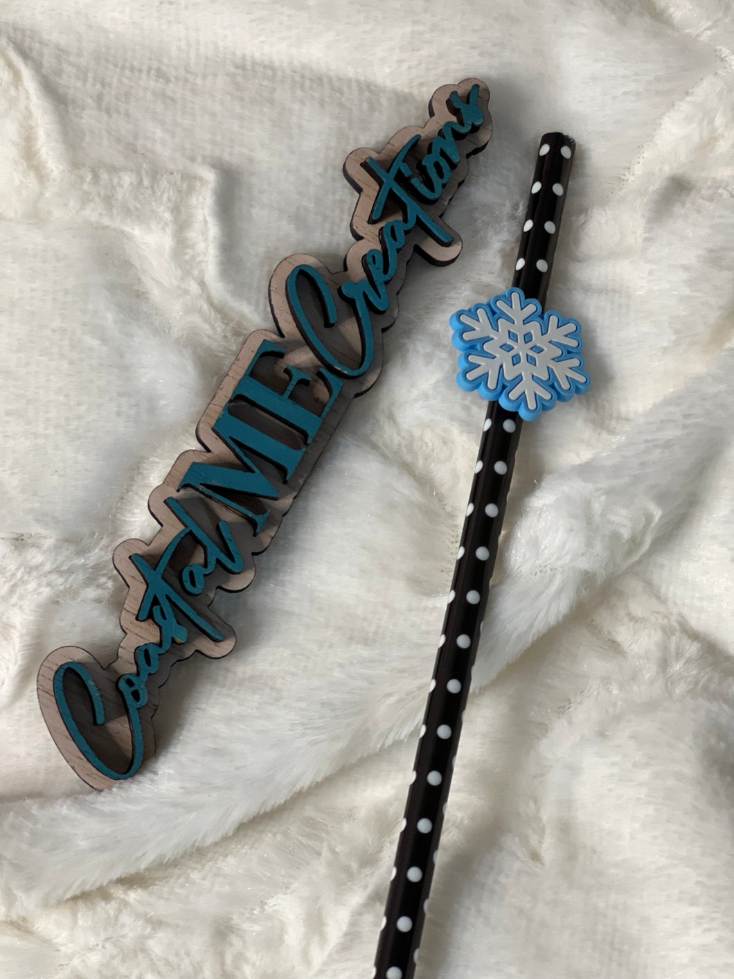 Black with white polka dots straw & snowflake charm