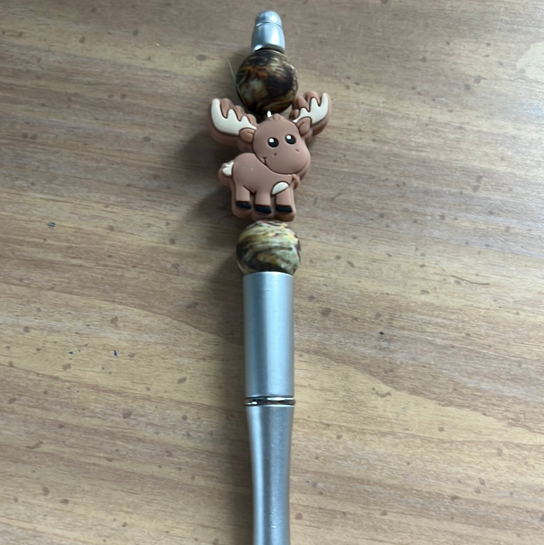 Silver pen with moose and camo